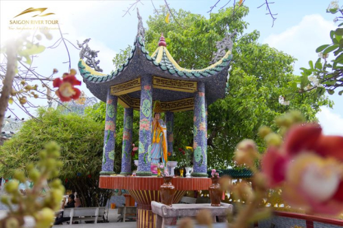 SaigonRiverTour-DragonFloatingTempleSightseeing-08